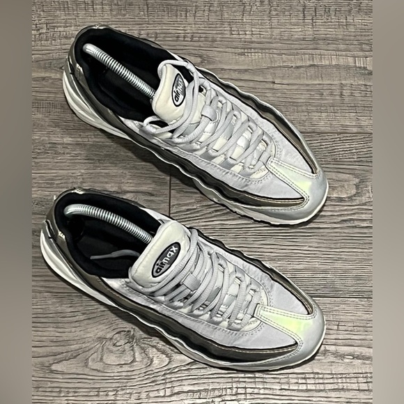 NIKE AIR MAX 95 BIG KIDS [SIZE 7Y/WOMENS 8.5] PLATINUM/RED BRONZE [AJ1899-001] - Picture 9 of 16